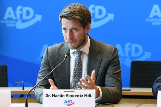 Pressekonferenz der AfD-Fraktion NRW am 16.06.2026 im Landtag in Düsseldorf Dr. Martin Vincentz ( Landessprecher Fraktionsvorsitzender AfD NRW ) *** Press conference of the AfD parliamentary group in North Rhine-Westphalia on June 16, 2026, at the state parliament in Düsseldorf; Dr. Martin Vincentz, State Spokesperson and Chair of the AfD Parliamentary Group in North Rhine-Westphalia,detected_source_language xRx