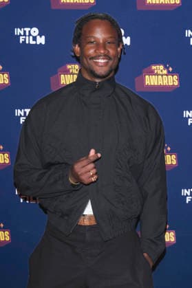 Akinola Davies Jr. bei der Verleihung der Into Film Awards 2026 im Odeon Luxe Leicester Square. London, 16.06.2026 *** Akinola Davies Jr. at the 2026 Into Film Awards ceremony at the Odeon Luxe Leicester Square in London, June 16, 2026,detected_source_language Foto:xJ.xEdwardsx xFuturexImagex into_6624