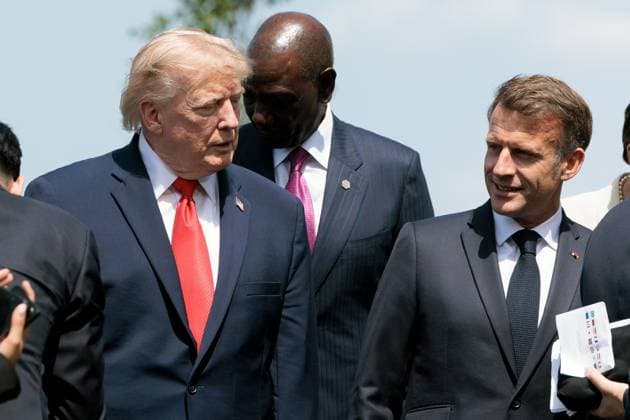 G7 SUMMIT PHOTO PQR LE DAUPHINE Grégory YETCHMENIZA Évian-les-Bains June 16, 2026 Évian-les-Bains, Haute-Savoie, June 15, POOL Le Dauphiné Libéré Donald Trump and Emmanuel Macron during the group photo Grégory Yetchmeniza Le Dauphiné Libéré Evian, France, June 16, 2026 G7 Summit Évian-les-Bains, Haute-Savoie, Rhône-Alpes, France,detected_source_language  Copyright: xPHOTOPQR LExDAUPHINE MAXPPPxGrégoryxYETCHMENIZAx 20260616JDL6804 20260616JDL6804