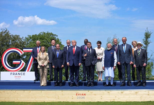 G7 Summit - Family Photograph - Evian (From L) European Council President Antonio Costa, Italy s Prime Minister Giorgia Meloni, South Korea s President Lee Jae-myung, Egypt s President Abdel Fattah El-Sisi, Britain s Prime Minister Keir Starmer, US President Donald Trump, Kenya s President William Ruto, France s President Emmanuel Macron, Japan s Prime Minister Sanae Takaichi, India s Prime Minister Narendra Modi, Canada s Prime Minister Mark Carney, Germany s Chancellor Friedrich Merz, European Commission President Ursula von der Leyen and Brazilian politician Luiz Inacio Lula Da Silva pose for a family photograph during the G7 summit, in Evian, eastern France, on June 16, 2026. A G7 summit is set to take place June 15 to 17 in the French  Copyright: xAbdxRabboxAmmar ABACAx
