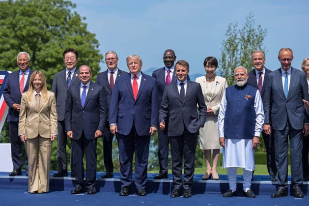 G7 Summit - Family Photograph - Evian (From L) European Council President Antonio Costa, Italy s Prime Minister Giorgia Meloni, South Korea s President Lee Jae-myung, Egypt s President Abdel Fattah El-Sisi, Britain s Prime Minister Keir Starmer, US President Donald Trump, Kenya s President William Ruto, France s President Emmanuel Macron, Japan s Prime Minister Sanae Takaichi, India s Prime Minister Narendra Modi, Canada s Prime Minister Mark Carney, Germany s Chancellor Friedrich Merz pose for a family photograph during the G7 summit, in Evian, eastern France, on June 16, 2026. A G7 summit is set to take place June 15 to 17 in the French town of Evian-les-Bains near Switzerland and it will be attended by country leaders as well as the EU s  Copyright: xAbdxRabboxAmmar ABACAx
