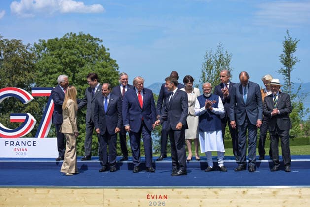 G7 Summit - Family Photograph - Evian (From L) European Council President Antonio Costa, Italy s Prime Minister Giorgia Meloni, South Korea s President Lee Jae-myung, Egypt s President Abdel Fattah El-Sisi, Britain s Prime Minister Keir Starmer, US President Donald Trump, Kenya s President William Ruto, France s President Emmanuel Macron, Japan s Prime Minister Sanae Takaichi, India s Prime Minister Narendra Modi, Canada s Prime Minister Mark Carney, Germany s Chancellor Friedrich Merz, European Commission President Ursula von der Leyen and Brazilian politician Luiz Inacio Lula Da Silva pose for a family photograph during the G7 summit, in Evian, eastern France, on June 16, 2026. A G7 summit is set to take place June 15 to 17 in the French  Copyright: xAbdxRabboxAmmar ABACAx