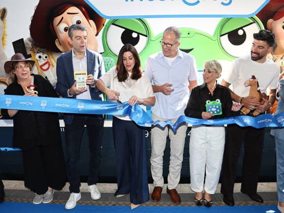 IPA85750788 - Rome, Termini Station, photocall for the animated film Toy Story 5. Pictured: Ilaria Stagni, Federico Basso, Lindsey Collins, Pete Docter, Katia Follesa, Gianluca Gazzoli  Copyright: xMarcoxProvvisionatox xMarcoxProvvisionatox 85750788