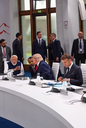 G7 Summit - Working Session International Investment Partnerships India s Prime Minister Narendra Modi, U.S. President Donald Trump and French President Emmanuel Macron attend working session with G7 leaders and outreach partners on international investment partnerships, during the G7 summit on June 16, 2026 in Evian-les-Bains, France. Leaders from the Group of 7 (G7) countries convened in Evian, France, near the Swiss border, for their annual summit to discuss challenges to peace and security for Ukraine and Europe, the situation in the Middle East, and other geopolitical issues. Evian-les-Bains Haute-Savoie France  Copyright: xAbdxRabboxAmmar ABACAx