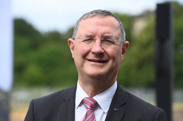 Stephane BEEMELMANS, stllv. Vorstandsvorsitzender DLR, Portraet, Porträt, Portrait, Angeschnittenes Einzelbild, Einzelmotiv, Spatenstich fuer den GOVSATCOM-Hub beim Deutschen Zentrum fuer Luft- und Raumfahrt DLR in Koeln, 16.06.2026. *** Stephane BEEMELMANS, Deputy Chairman of the DLR Executive Board, Portrait, Portrait, Single-frame image, Single subject, Groundbreaking ceremony for the GOVSATCOM Hub at the German Aerospace Center (DLR) in Cologne, June 16, 2026,detected_source_language