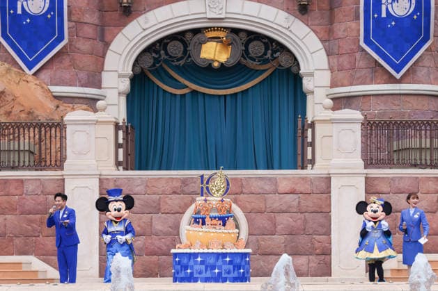 SHANGHAI, CHINA - JUNE 16: A 10th birthday cake is displayed during a celebration ceremony marking the 10th anniversary of Shanghai Disney Resort on June 16, 2026 in Shanghai, China. The theme park has received over 100 million visits since its opening.  Copyright: xVCGx 111648625129