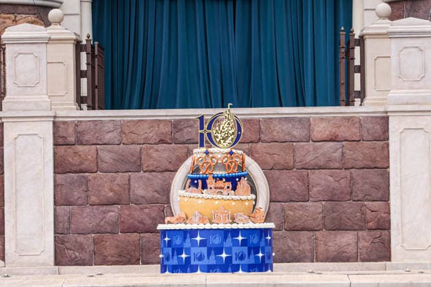 SHANGHAI, CHINA - JUNE 16: A 10th birthday cake is displayed during the 10th anniversary celebration ceremony at Shanghai Disney Resort on June 16, 2026 in Shanghai, China. The theme park has received over 100 million visits since its opening.  Copyright: xVCGx 111648625130