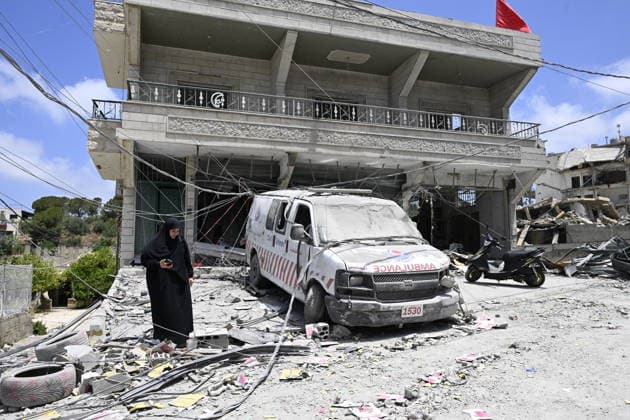 Lebanese residents return to their towns in southern Lebanon TYRE, LEBANON - JUNE 16: A view of destruction after an Israeli attack, as the Lebanese residents return to the town of Shehabiye in southern Lebanon June 16, 2026. Houssam Shbaro Anadolu Tyre Lebanon. Editorial use only. Please get in touch for any other usage.  Copyright: x2026xAnadoluxHoussamxShbarox