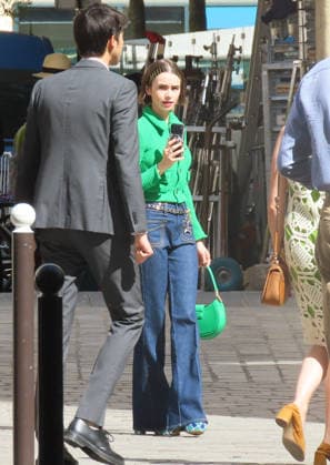 Emily in Paris Set - Paris Lily Collins during the set of the new season of Netflix series Emily in Paris, in Paris, France on June 16, 2026. Photo by ABACAPRESS.COM Paris France  Copyright: xABACAx