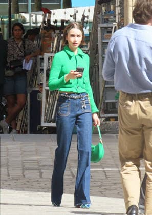 Emily in Paris Set - Paris Lily Collins during the set of the new season of Netflix series Emily in Paris, in Paris, France on June 16, 2026. Photo by ABACAPRESS.COM Paris France  Copyright: xABACAx