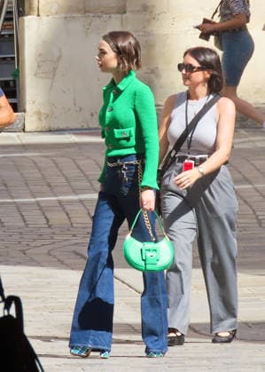 Emily in Paris Set - Paris Lily Collins during the set of the new season of Netflix series Emily in Paris, in Paris, France on June 16, 2026. Photo by ABACAPRESS.COM Paris France  Copyright: xABACAx