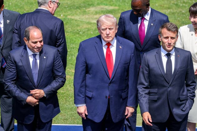 G7 Summit - Family Photo - Evian Egyptian President Abdel Fattah al-Sisi, U.S. President Donald Trump and French President Emmanuel Macron during a family photo at the G7 summit in Evian, France, on Tuesday June 16, 2026. Photo by Dominique Jacovides Pool ABACAPRESS.COM Evian France  Copyright: xJacovidesxDominique Pool ABACAx