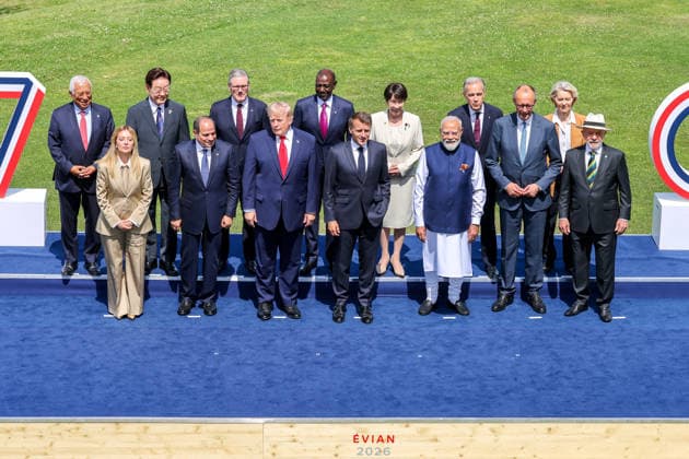 G7 Summit - Family Photo - Evian European Council President Antonio Costa, Italian Prime Minister Giorgia Meloni, South Korean President Lee Jae Myung, Egyptian President Abdel Fattah al-Sisi, Prime Minister Sir Keir Starmer, U.S. President Donald Trump, Kenyan President William Ruto, French President Emmanuel Macron, Japanese Prime Minister Sanae Takaichi, Indian Prime Minister Narendra Modi, Canadian Prime Minister Mark Carney, German Chancellor Friedrich Merz, European Commission President Ursula von der Leyen and Brazilian President Luiz Inacio Lula da Silva during a family photo at the G7 summit in Evian, France, on Tuesday June 16, 2026. Photo by Dominique Jacovides Pool ABACAPRESS.COM Evian France  Copyright: xJacovidesxDominique Pool ABACAx