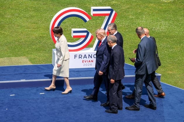 G7 Summit - Family Photo - Evian Japanese Prime Minister Sanae Takaichi, U.S. President Donald Trump, Canada s Prime Minister Mark Carney, UK Prime Minister Sir Keir Starmer and Germany s Chancellor Friedrich Merz during a family photo at the G7 summit in Evian, France, on Tuesday June 16, 2026. Photo by Dominique Jacovides Pool ABACAPRESS.COM Evian France  Copyright: xJacovidesxDominique Pool ABACAx
