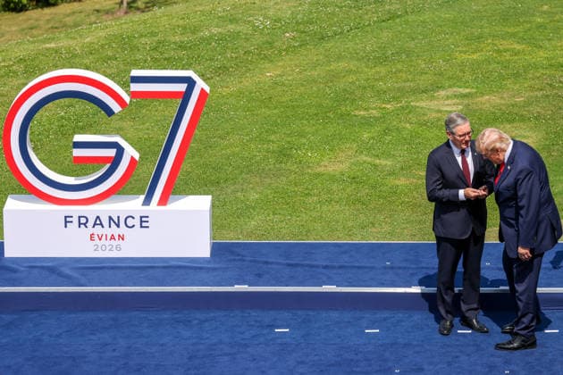 G7 Summit - Family Photo - Evian U.S. President Donald Trump and UK Prime Minister Sir Keir Starmer during a family photo at the G7 summit in Evian, France, on Tuesday June 16, 2026. Photo by Dominique Jacovides Pool ABACAPRESS.COM Evian France  Copyright: xJacovidesxDominique Pool ABACAx