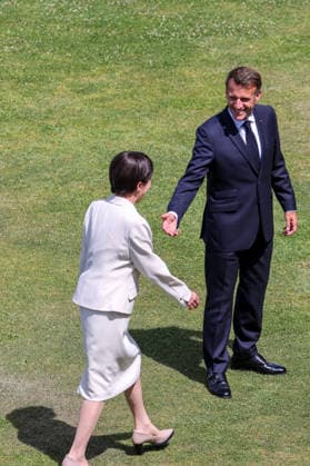 G7 Summit - Family Photo - Evian Japanese Prime Minister Sanae Takaichi and French President Emmanuel Macron during a family photo at the G7 summit in Evian, France, on Tuesday June 16, 2026. Photo by Dominique Jacovides Pool ABACAPRESS.COM Evian France  Copyright: xJacovidesxDominique Pool ABACAx