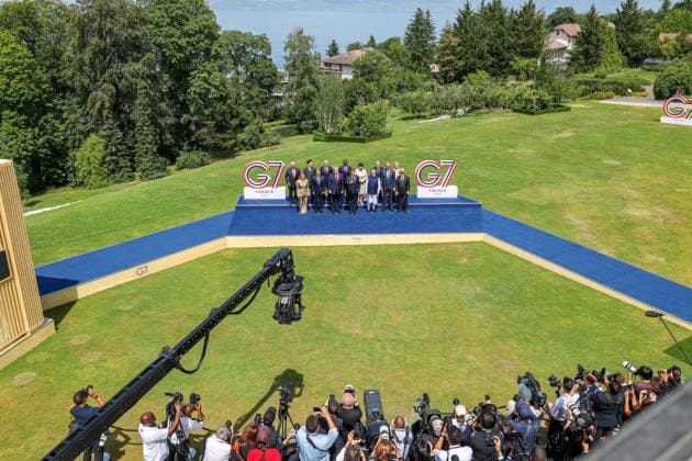 G7 Summit - Family Photo - Evian European Council President Antonio Costa, Italian Prime Minister Giorgia Meloni, South Korean President Lee Jae Myung, Egyptian President Abdel Fattah al-Sisi, Prime Minister Sir Keir Starmer, U.S. President Donald Trump, Kenyan President William Ruto, French President Emmanuel Macron, Japanese Prime Minister Sanae Takaichi, Indian Prime Minister Narendra Modi, Canadian Prime Minister Mark Carney, German Chancellor Friedrich Merz, European Commission President Ursula von der Leyen and Brazilian President Luiz Inacio Lula da Silva during a family photo at the G7 summit in Evian, France, on Tuesday June 16, 2026. Photo by Dominique Jacovides Pool ABACAPRESS.COM Evian France  Copyright: xJacovidesxDominique Pool ABACAx