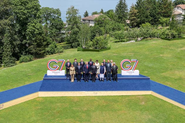 G7 Summit - Family Photo - Evian European Council President Antonio Costa, Italian Prime Minister Giorgia Meloni, South Korean President Lee Jae Myung, Egyptian President Abdel Fattah al-Sisi, Prime Minister Sir Keir Starmer, U.S. President Donald Trump, Kenyan President William Ruto, French President Emmanuel Macron, Japanese Prime Minister Sanae Takaichi, Indian Prime Minister Narendra Modi, Canadian Prime Minister Mark Carney, German Chancellor Friedrich Merz, European Commission President Ursula von der Leyen and Brazilian President Luiz Inacio Lula da Silva during a family photo at the G7 summit in Evian, France, on Tuesday June 16, 2026. Photo by Dominique Jacovides Pool ABACAPRESS.COM Evian France  Copyright: xJacovidesxDominique Pool ABACAx