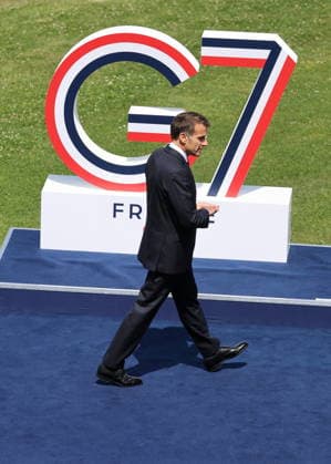 French President Emmanuel Macron welcomes the invited heads of state and government of Brazil, India, and Kenya for the official greeting ahead of a working lunch as part of the G7 summit, in Évian, France, on June 16, 2026. Dominique Jacovides, Bestimage, Évian-les-Bains, France,detected_source_language  Copyright: xDOMINIQUExJACOVIDESx xBESTIMAGExDOMINIQUExJACOVIDESx xBESTIMAGEx