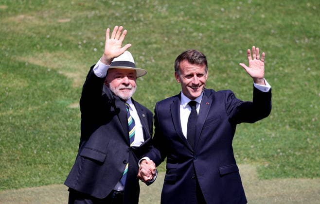 French President Emmanuel Macron welcomes Brazilian President Luiz Inácio Lula da Silva for the official greeting ahead of a working lunch as part of the G7 summit, in Évian, France, on June 16, 2026. Dominique Jacovides, Bestimage, Évian-les-Bains, France,detected_source_language  Copyright: xDOMINIQUExJACOVIDESx xBESTIMAGExDOMINIQUExJACOVIDESx xBESTIMAGEx