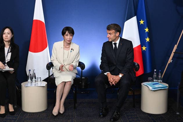 French President Emmanuel Macron and Japanese Prime Minister Sanae Takaichi during a bilateral meeting at the G7 summit at the Hotel Royal in Évian-les-Bains, France, on June 16, 2026. Ammar Abd Rabbo, Pool Bestimage, Évian-les-Bains, France,detected_source_language  Copyright: xAmmarxAbdxRabbo Pool BestimagexAmmarxAbdxRabbo Pool Bestimagex