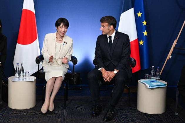 French President Emmanuel Macron and Japanese Prime Minister Sanae Takaichi during a bilateral meeting at the G7 summit at the Hotel Royal in Évian-les-Bains, France, on June 16, 2026. Ammar Abd Rabbo, Pool Bestimage, Évian-les-Bains, France,detected_source_language  Copyright: xAmmarxAbdxRabbo Pool BestimagexAmmarxAbdxRabbo Pool Bestimagex