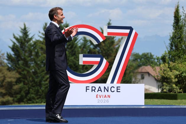 French President Emmanuel Macron welcomes Kenyan President William Ruto—who is not pictured—for the official greeting ahead of a working lunch as part of the G7 summit in Evian, eastern France, on June 16, 2026. A G7 summit is scheduled to take place June 15–17 in the French town of Évian-les-Bains, near Switzerland, and will be attended by national leaders, as well as the EU’s foreign policy chief and ministers from Brazil, Canada, the United Arab Emirates, and Turkey. Ludovic Marin Pool Bestimage Évian-les-Bains, France,detected_source_language  Copyright: xLudovicxMarin Pool BestimagexLudovicxMarin Pool Bestimagex
