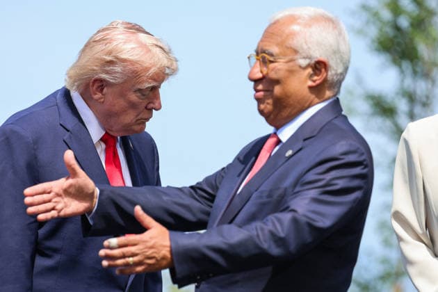 U.S. President Donald Trump stands next to European Council President Antonio Costapos during a group photo at the G7 summit in Evian, eastern France, on June 16, 2026. A G7 summit is scheduled to take place June 15–17 in the French town of Évian-les-Bains, near Switzerland, and will be attended by national leaders, as well as the EU’s foreign policy chief and ministers from Brazil, Canada, the United Arab Emirates, and Turkey. Ludovic Marin Pool Bestimage Évian-les-Bains, France,detected_source_language  Copyright: xLudovicxMarin Pool BestimagexLudovicxMarin Pool Bestimagex
