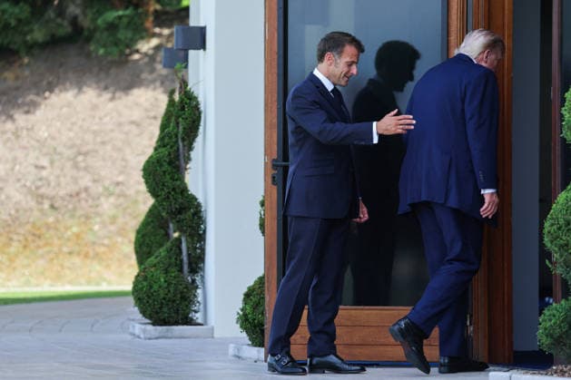 French President Emmanuel Macron and U.S. President Donald Trump leave after a family photo during the G7 summit in Evian, eastern France, on June 16, 2026. A G7 summit is scheduled to take place June 15–17 in the French town of Évian-les-Bains, near Switzerland, and will be attended by national leaders as well as the EU’s foreign policy chief and ministers from Brazil, Canada, the United Arab Emirates, and Turkey. Ludovic Marin Pool Bestimage Évian-les-Bains, France,detected_source_language  Copyright: xLudovicxMarin Pool BestimagexLudovicxMarin Pool Bestimagex