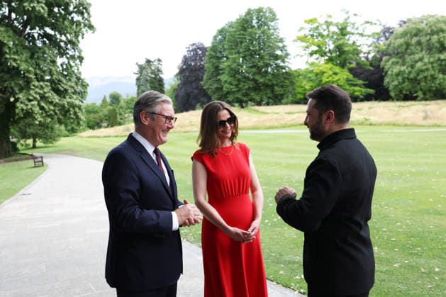 Prime Minister Keir Starmer attends G7 Leaders Summit in Evian 16 06 2026. Evian, France. Prime Minister Keir Starmer tete-a-tete with Volodymyr Zelenskyy, President of Ukraine during day two of the G7 Leaders Summit with his wife Victoria, hosted by French President Emmanuel Macron in Evian., Credit:Ben Perry B66 Avalon France, Greater London, Evian, 10 Downing Street  Copyright: xBenxPerryx xB66x xAvalonx 1110576632