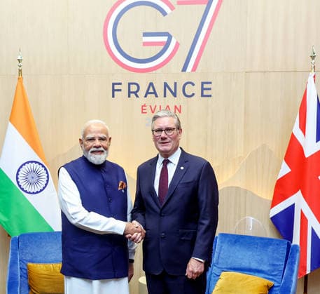 PM Modi interacts with UK PM Keir Starmer Evian, France , Jun 16 (ANI): Prime Minister Narendra Modi meets United Kingdom Prime Minister Keir Starmer on the sidelines of the G7 Summit, in Evian on Tuesday. (DPR PMO ANI Photo) Evian France Copyright: xANIx ANI_20260616399