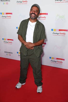 Simon Pearce bei der ERNSTING™S FAMILY FASHION SHOW HERBST WINTER 2026 im Empire Riverside Hotel in Hamburg am 16.06.2026 *** Simon Pearce at the ERNSTING™S FAMILY FASHION SHOW FALL WINTER 2026 at the Empire Riverside Hotel in Hamburg on June 16, 2026 ,detected_source_language