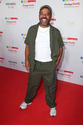 Simon Pearce bei der ERNSTING™S FAMILY FASHION SHOW HERBST WINTER 2026 im Empire Riverside Hotel in Hamburg am 16.06.2026 *** Simon Pearce at the ERNSTING™S FAMILY FASHION SHOW FALL WINTER 2026 at the Empire Riverside Hotel in Hamburg on June 16, 2026 ,detected_source_language