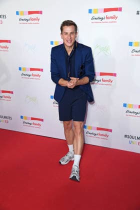 Lukas Sauer bei der ERNSTING™S FAMILY FASHION SHOW HERBST WINTER 2026 im Empire Riverside Hotel in Hamburg am 16.06.2026 *** Lukas Sauer at the ERNSTING™S FAMILY FASHION SHOW FALL WINTER 2026 at the Empire Riverside Hotel in Hamburg on June 16, 2026 ,detected_source_language