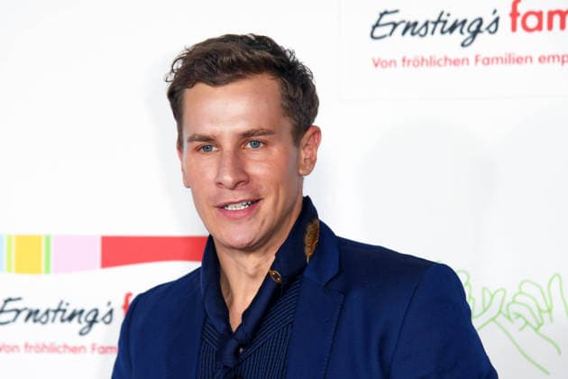 Lukas Sauer bei der ERNSTING™S FAMILY FASHION SHOW HERBST WINTER 2026 im Empire Riverside Hotel in Hamburg am 16.06.2026 *** Lukas Sauer at the ERNSTING™S FAMILY FASHION SHOW FALL WINTER 2026 at the Empire Riverside Hotel in Hamburg on June 16, 2026 ,detected_source_language