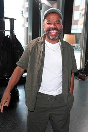 Simon Pearce bei der ERNSTING™S FAMILY FASHION SHOW HERBST WINTER 2026 im Empire Riverside Hotel in Hamburg am 16.06.2026 *** Simon Pearce at the ERNSTING™S FAMILY FASHION SHOW FALL WINTER 2026 at the Empire Riverside Hotel in Hamburg on June 16, 2026 ,detected_source_language