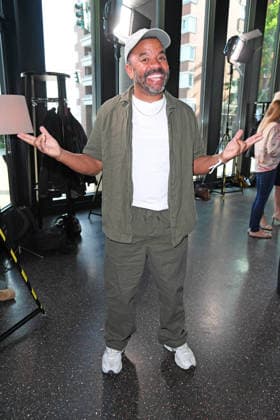 Simon Pearce bei der ERNSTING™S FAMILY FASHION SHOW HERBST WINTER 2026 im Empire Riverside Hotel in Hamburg am 16.06.2026 *** Simon Pearce at the ERNSTING™S FAMILY FASHION SHOW FALL WINTER 2026 at the Empire Riverside Hotel in Hamburg on June 16, 2026 ,detected_source_language