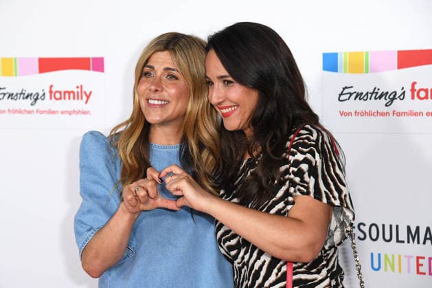 Panagiota Petridou, Nina Moghaddam bei der ERNSTING™S FAMILY FASHION SHOW HERBST WINTER 2026 im Empire Riverside Hotel in Hamburg am 16.06.2026 *** Panagiota Petridou and Nina Moghaddam at the ERNSTING™S FAMILY FASHION SHOW FALL WINTER 2026 at the Empire Riverside Hotel in Hamburg on June 16, 2026 ,detected_source_language