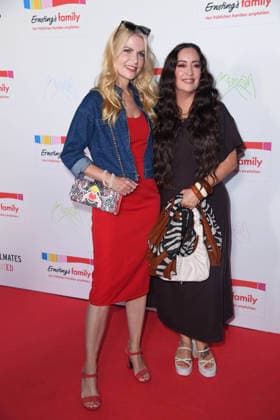 Tanja Bülter, Miyabi Kawai bei der ERNSTING™S FAMILY FASHION SHOW HERBST WINTER 2026 im Empire Riverside Hotel in Hamburg am 16.06.2026 *** Tanja Bülter and Miyabi Kawai at the ERNSTING™S FAMILY FASHION SHOW FALL WINTER 2026 at the Empire Riverside Hotel in Hamburg on June 16, 2026 ,detected_source_language