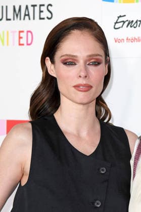 Coco Rocha bei der ERNSTING™S FAMILY FASHION SHOW HERBST WINTER 2026 im Empire Riverside Hotel in Hamburg am 16.06.2026 *** Coco Rocha at the ERNSTING™S FAMILY FASHION SHOW FALL WINTER 2026 at the Empire Riverside Hotel in Hamburg on June 16, 2026 ,detected_source_language