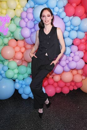 Coco Rocha bei der ERNSTING™S FAMILY FASHION SHOW HERBST WINTER 2026 im Empire Riverside Hotel in Hamburg am 16.06.2026 *** Coco Rocha at the ERNSTING™S FAMILY FASHION SHOW FALL WINTER 2026 at the Empire Riverside Hotel in Hamburg on June 16, 2026 ,detected_source_language