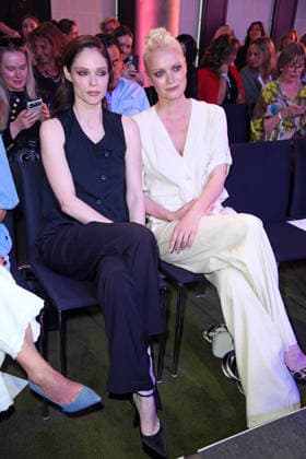 Coco Rocha, Franziska Knuppe bei der ERNSTING™S FAMILY FASHION SHOW HERBST WINTER 2026 im Empire Riverside Hotel in Hamburg am 16.06.2026 *** Coco Rocha and Franziska Knuppe at the ERNSTING™S FAMILY FASHION SHOW FALL WINTER 2026 at the Empire Riverside Hotel in Hamburg on June 16, 2026 ,detected_source_language