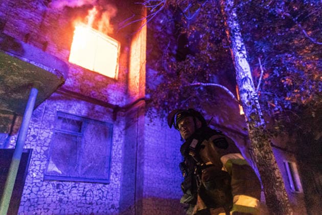 Ukrainian firefighters battle blaze after Russian drone strike in Druzhkivka DRUZHKIVKA, UKRAINE - JUNE 17: A Ukrainian firefighter stands outside a residential building as flames rise from an apartment following a Russian drone attack in Druzhkivka, Ukraine, on June 17, 2026. Diego Herrera Carcedo Anadolu Ukraine Donetsk. Editorial use only. Please get in touch for any other usage.  Copyright: x2026xAnadoluxDiegoxHerreraxCarcedox