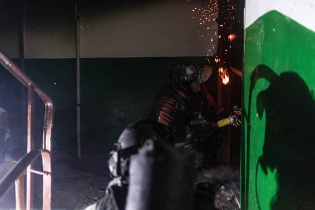 Ukrainian firefighters battle blaze after Russian drone strike in Druzhkivka DRUZHKIVKA, UKRAINE - JUNE 17: Ukrainian firefighters work inside a residential building damaged by a fire following a Russian drone attack in Druzhkivka, Ukraine, on June 17, 2026. Diego Herrera Carcedo Anadolu Ukraine Donetsk. Editorial use only. Please get in touch for any other usage.  Copyright: x2026xAnadoluxDiegoxHerreraxCarcedox