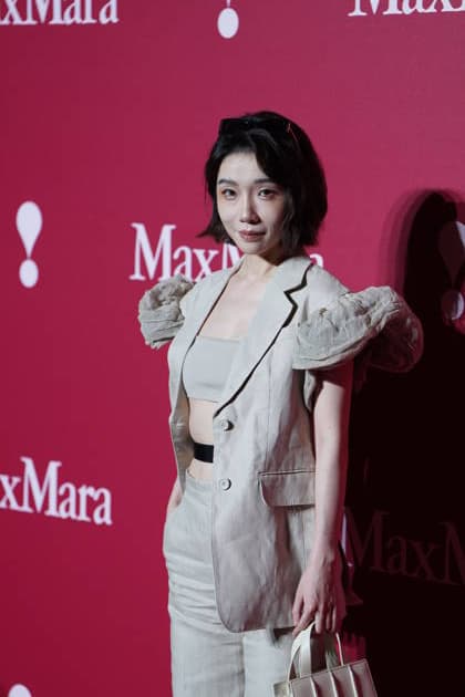 SHANGHAI, CHINA - JUNE 16: Singer Liu Lian attends the Max Mara Resort 2027 Show on June 16, 2026 in Shanghai, China.  Copyright: xVCGx 111648621912