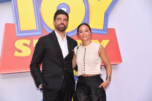 IPA85769103 - Rome, Teatro Sistina: Preview of the movie Toy Story 5. Pictured: Gianluca Gazzoli with his wife, Sara Bolla  Copyright: xVincenzoxLandix xVincenzoxLandix 85769103