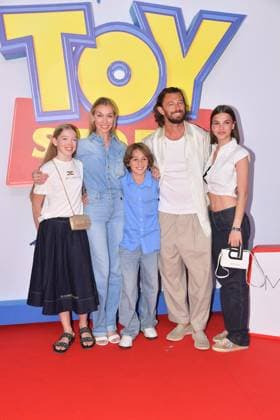 IPA85769672 - Rome, Teatro Sistina: Preview of the movie Toy Story 5. Pictured: Eleonora Abbagnato, Federico Balzaretti, and their children  Copyright: xVincenzoxLandix xVincenzoxLandix 85769672