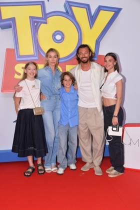 IPA85769675 - Rome, Teatro Sistina: Preview of the movie Toy Story 5. Pictured: Eleonora Abbagnato, Federico Balzaretti, and their children  Copyright: xVincenzoxLandix xVincenzoxLandix 85769675