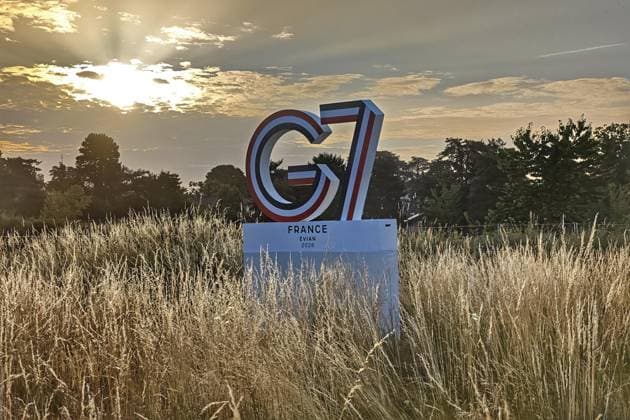 Frankreich, 17.06.2026: G7-Gipfel: Logo des Gipfels in Évian-les-Bains bei Sonnenaufgang am dritten und letzten Gipfeltag *** France, June 17, 2026 G7 Summit Copyright: xdtsxNachrichtenagenturx dts_123615