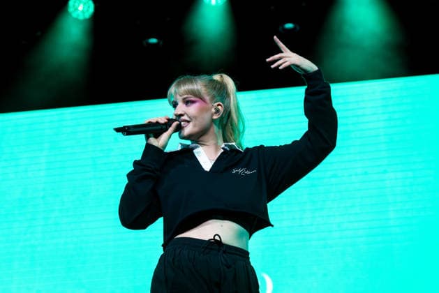 June 16, 2026, London, Lanarkshire, United Kingdom: Rebecca Lucy Taylor, known professionally as Self Esteem performs live on stage during a concert. Rebecca Lucy Taylor, also known professionally as Self Esteem, Played the first concert on opening night June 16th of London s newest live entertainment venue British Airways ARC,.Support Artist was Joshua Idehen London United Kingdom - ZUMAs197 20260616_aaa_s197_440 Copyright: xBonniexBritainx